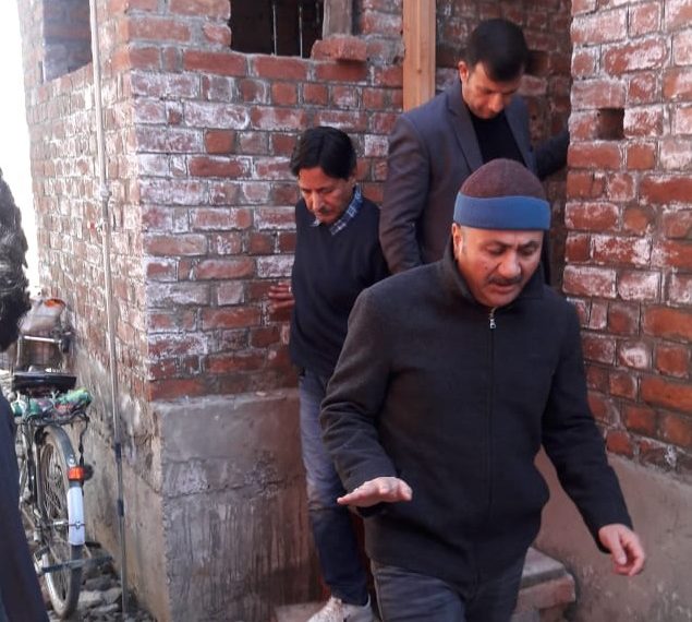 Director Estates Kmr reviews ongoing, renovation works on Govt Quarters in Srinagar