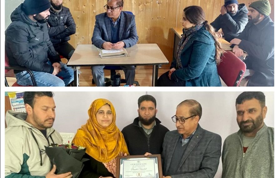 Director JKEDI reviews functioning of Shopian & Pulwama districts