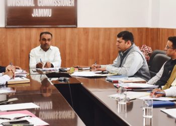 Div Com reviews issues on Mega projects being executed in Jammu division