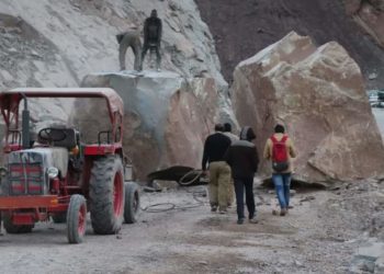 Jammu-Srinagar highway closed amid shooting stones, slide in Banihal