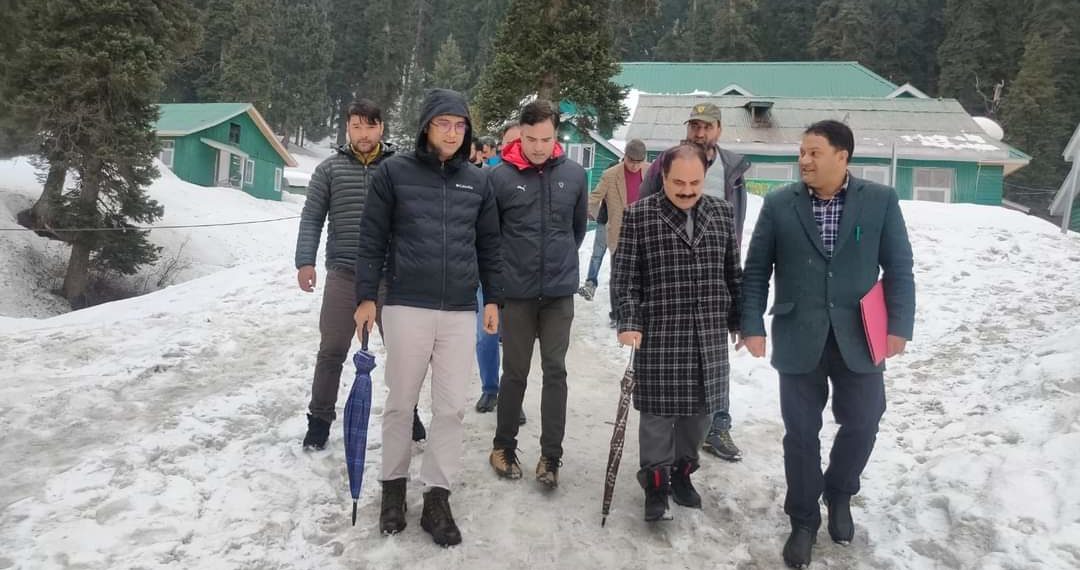 Ahead of G20 Summit, Secretary H&ME visits Gulmarg, takes review of healthcare arrangements