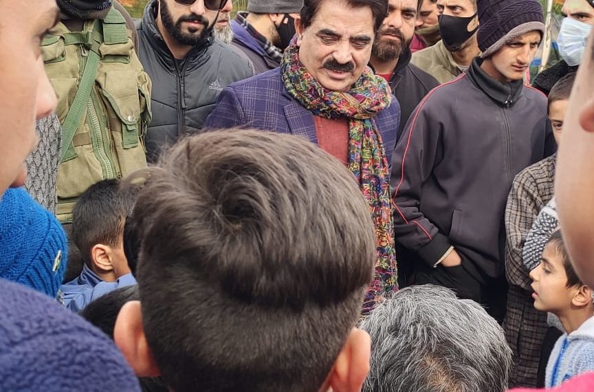 BJP District President Ashok Bhat visits Soura Anchar Zadibal Constituency, interacts with public 