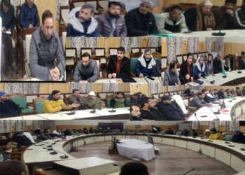 ACR Kupwara chairs joint meeting of officers, traders