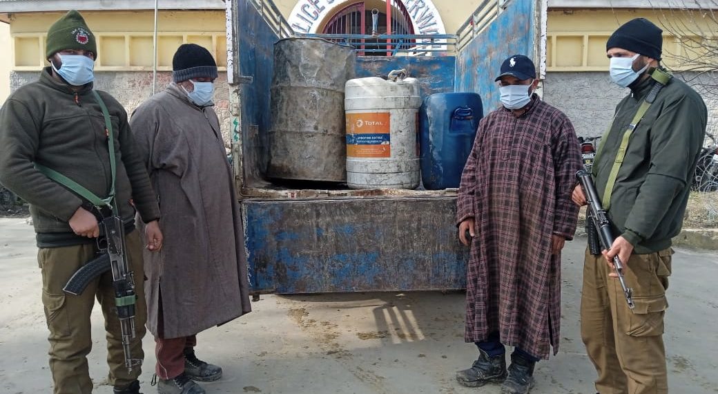 Budgam Police arrests 02 persons for illegally procuring/selling Kerosene oil in Beerwah