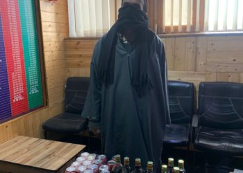 Police arrests a bootlegger in Sopore, illicit liquor recovered