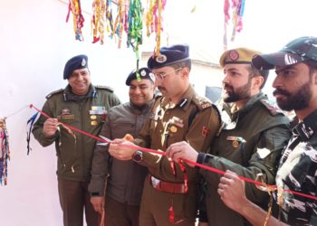 DIG SKR visits PD Awantipora; Inaugurates Recreation Hall, held Darbar with jawans & inspected JIC