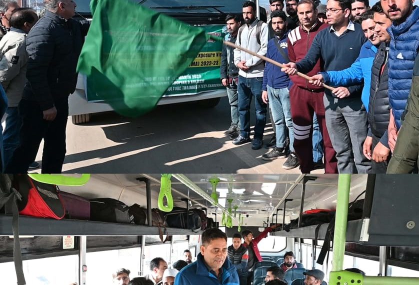 DC Shopian Flags off batch of farmers on inter-state exposure Tour