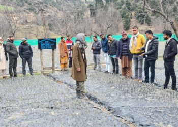 Kishtwar farmers attend training cum awareness camp on commercial Floriculture at Seri Bhaderwah   