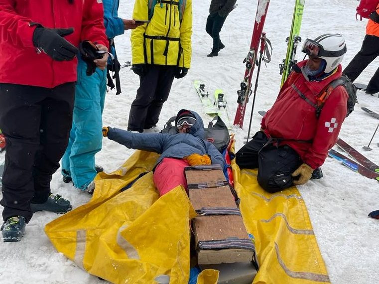 Ski Patrol team of the Tourism Deptt. rescues Himachal skier