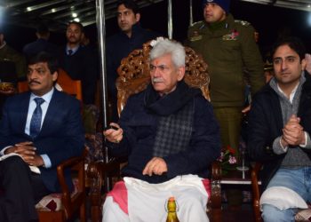 Lt Governor inaugurates Aerator cum Dancing Fountains in Dal Lake