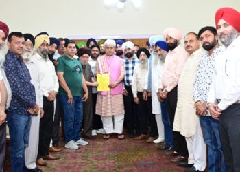 40 member Sikh delegation calls on Lt Governor