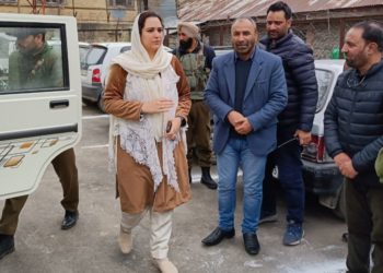DC B’la carries out Administrative Inspection at ADC Office Sopore
