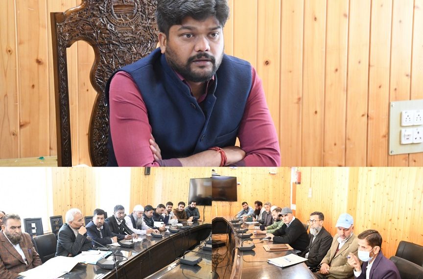 DC Ganderbal calls for strict adherence to standing rules for running private schools