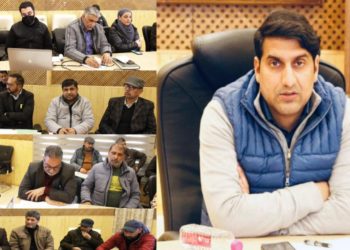 DC Srinagar reviews physical and financial progress under R&B, Education, PHE and Health Sectors