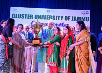 Lt Guv Manoj Sinha addressed the foundation day celebration of Cluster University, Jammu