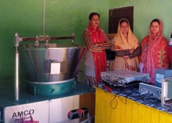 Int’l Women’s Day Special: Breaking Stereotypes, Shahnaza 3 Other Women Run Milk Processing Plant at Udhampur