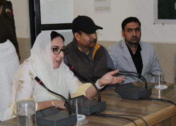 Dr Darakhshan Andrabi held a long meeting with BJP leaders at Surankote to devise multi pronged strategy to expand party base in all areas.