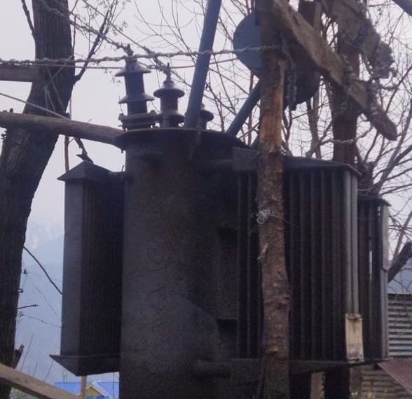 Unscheduled and Frequent Power Cuts Irk Resident of Karnah