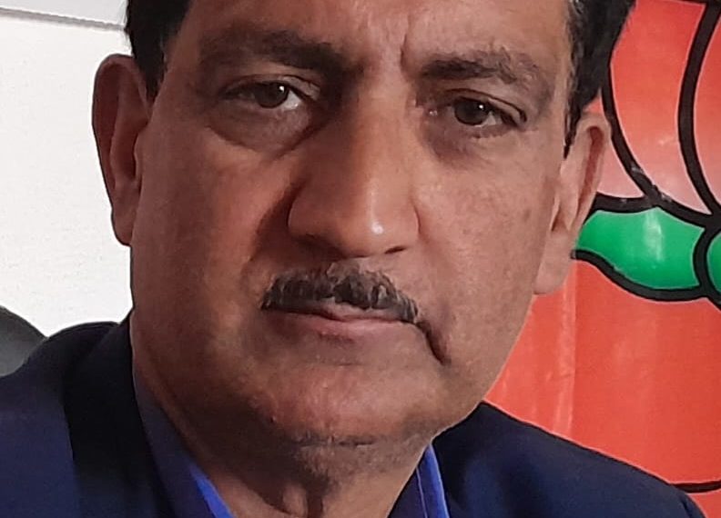 Grieved by the Budgam incident Mohammad Amin Shah appealed civil society to be alert and aware, praised JK Police