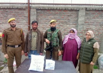 Budgam Police arrests Mother-Son duo for storage/selling contraband substance at their residence