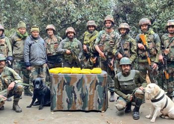 10 heroin-like packets recovered near LoC in Poonch