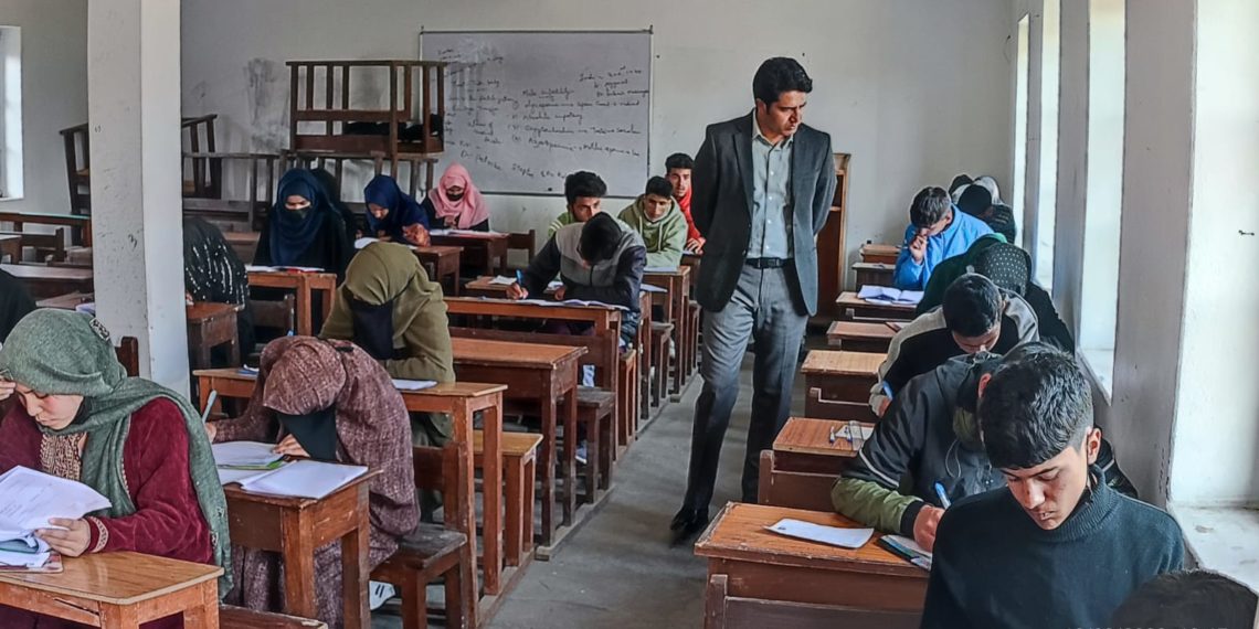 JKBOSE Annual exams: DC Pulwama inspects Examination Centres