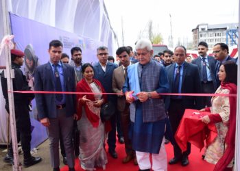 Lt Governor attends Saras Aajeevika Mela at iconic Dal Lake in Srinagar
