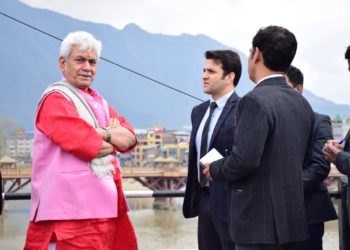 Lt Governor conducts on-site inspection and reviews ongoing work of Jhelum Riverfront