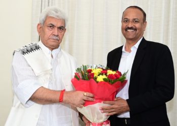 MD & CEO Bajaj Allianz General Insurance calls on Lt Governor