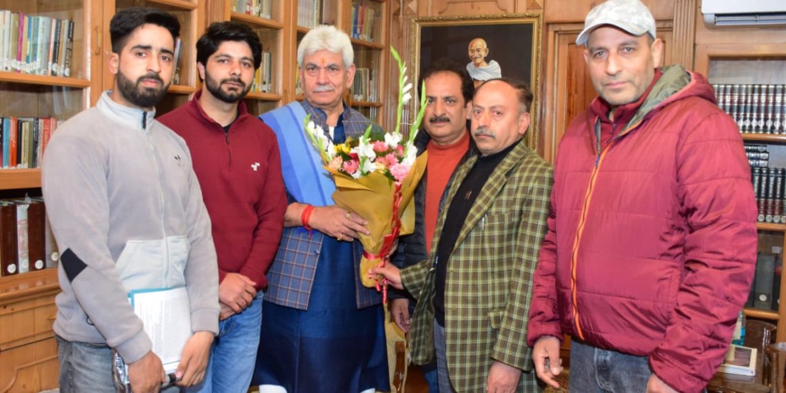 All J&K Govt. Pharmacists Association call on Lt Governor