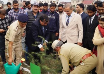 Deptt of Social Forestry organises Mega-Plantation Drive at Kashmir University Campus