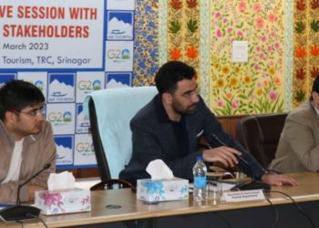 Secretary Tourism holds introductory meeting with tourism stakeholders of Kashmir