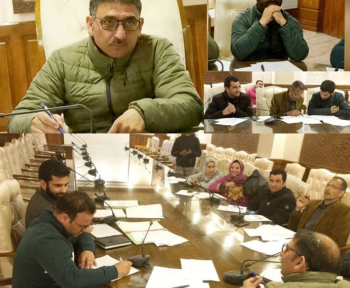 ADDC Kulgam chairs DLIC meet; 54 cases under Mumkin, 06 cases under Tejeswini, 31 under SEI approved