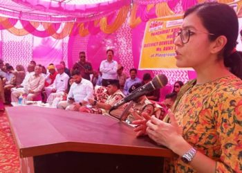 Weekly Block Diwas  DC Jammu conducts extensive tour of Bishnah, listens to public grievances