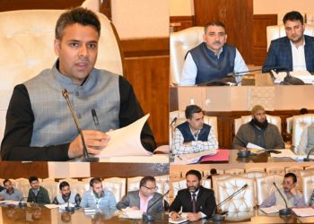 DC Kulgam  reviews implementation of Jal Shakti Abhiyan-Catch the Rain 