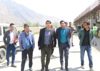 DC Srinagar inspects progress of works on under-construction Flyovers at Nowgam & Bemina Junctions