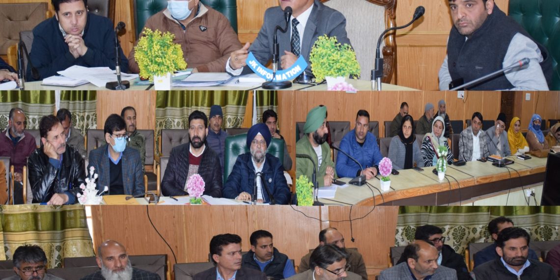 DDC Chairperson Pulwama holds Council meeting; asks Officers, council members to maintain synergy
