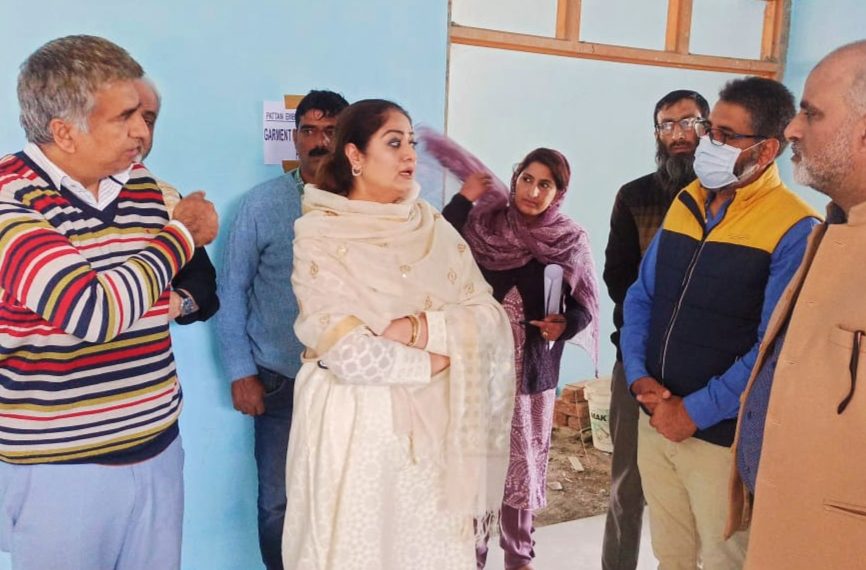 VC KVIB presides awareness camp at  CFC of Pattan Embroidery Cluster Tilgam 