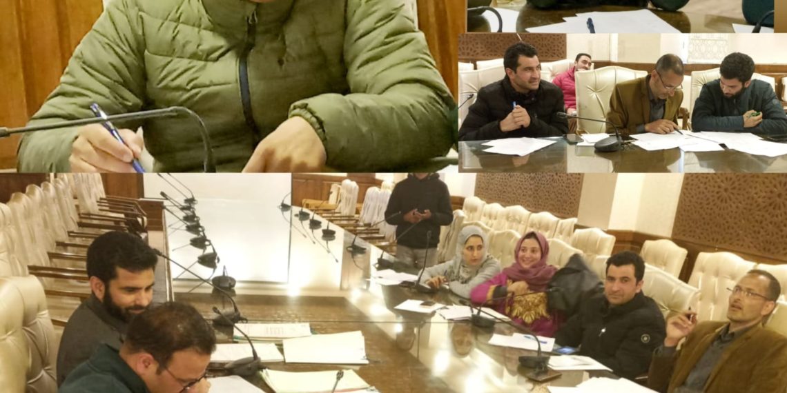 ADDC Kulgam chairs DLIC meet; 54 cases under Mumkin, 06 cases under Tejeswini, 31 under SEI approved