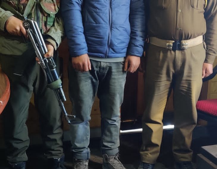 Baramulla Police arrested Fraudster involved in selling of fake Gondola Tickets in Gulmarg Baramulla