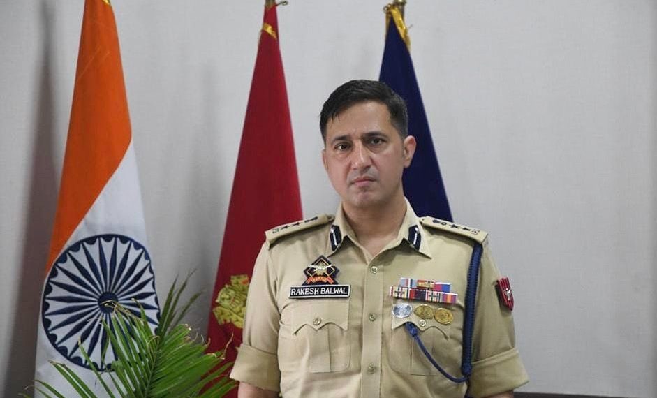 SSP Srinagar felicitates people of J&K on Shab-e-Qadr