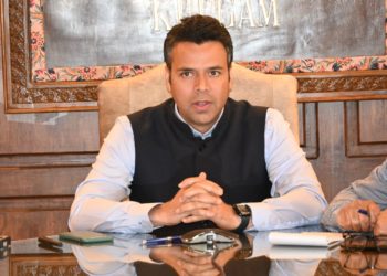 DC Kulgam takes stock of situation arisen due to incessant rains 