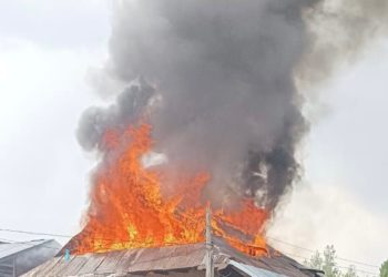 Fire breaks out in residential house in Handwara village