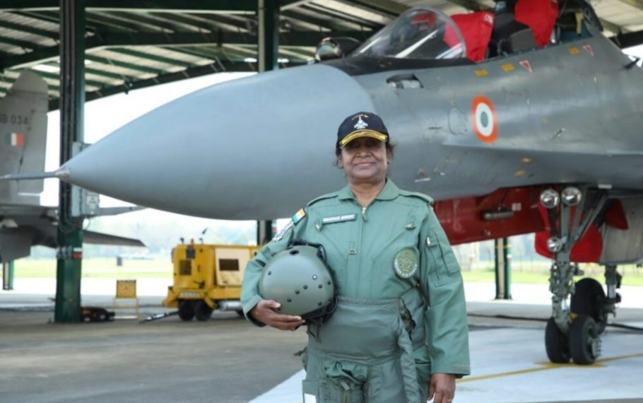 Murmu takes sortie on Sukhoi-30