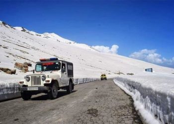 Inclement weather:- Bandipora-Gurez, Anantnag-Kishtwar road closed for traffic