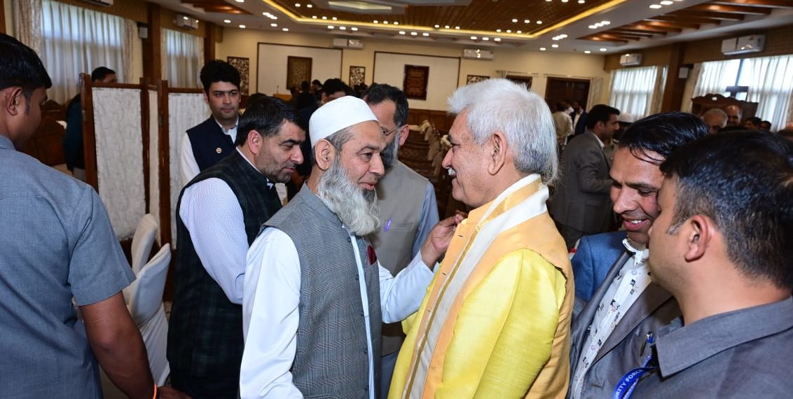 Lt Governor interacts with the members of civil society groups 