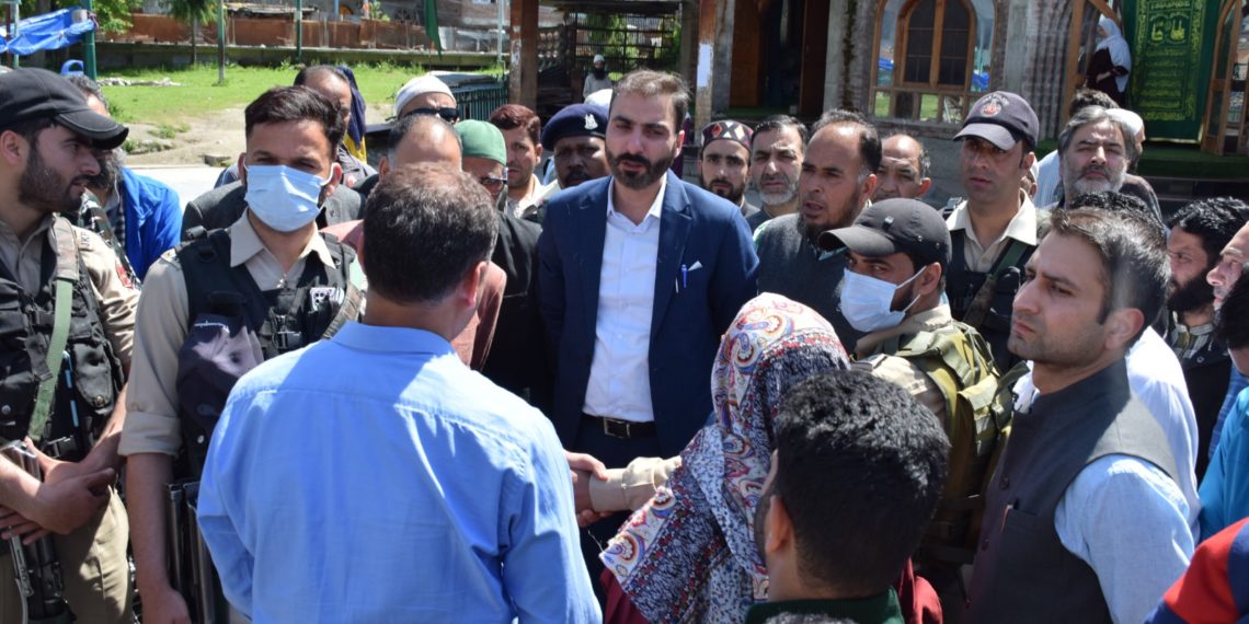 DC conducts extensive tour of Pulwama; interacts with different communities