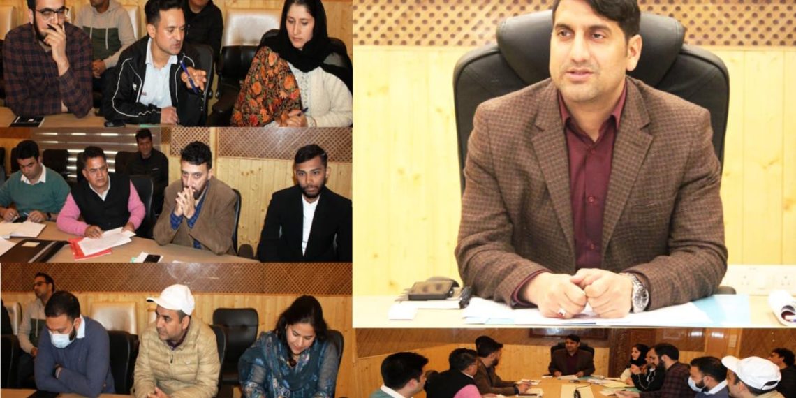 DC Srinagar reviews progress of 11th Agriculture Census of District 