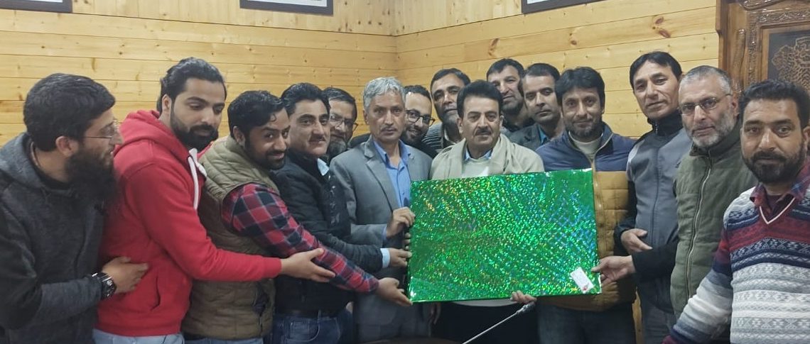 DIPR bids affectionate farewell to Mohammad Hanief