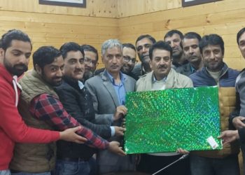 DIPR bids affectionate farewell to Mohammad Hanief 